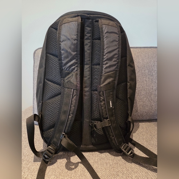 Thule Accent Black Backpack - Picture 6 of 9